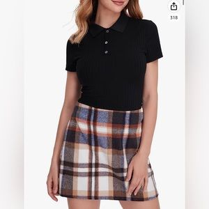 AMAZON BLACK BUTTON FRONT POLO COLLAR SHORT SLEEVE TOP- SMALL